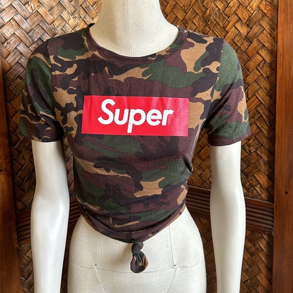 Fashion Nova Medium Super Tshirt Camouflage - great condition. - Picture 2 of 4